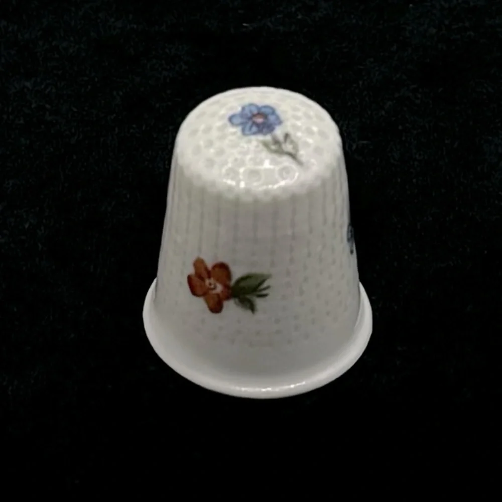 LIMOGES Vintage Floral Porcelain Thimble